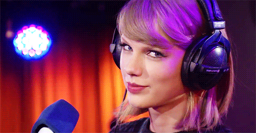Taylor Swift Wants To Trademark "1989" And "Swiftmas"