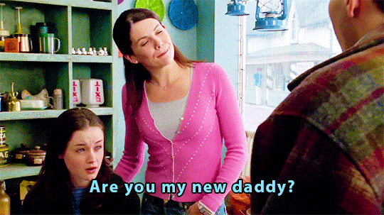 Gifje uit Gilmore Girls. Rory vraagt aan iemand buiten beeld "are you my new daddy?"