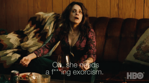 Oh She Needs A Fucking Exorcism Suze GIF - Oh She Needs A Fucking Exorcism  Suze Alanna Ubach - Descubre &amp;amp; Comparte GIFs