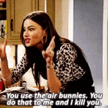 Modern Family Gloria GIF - Modern Family Gloria Gloriaa - Discover & Share  GIFs