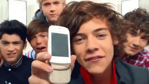 Harryyyyy GIF - One Direction Harry Styles Phone - Discover & Share GIFs