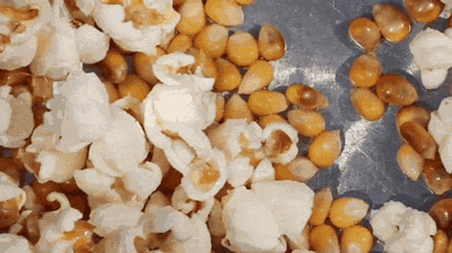 Popcorn Kernels GIF - Popcorn Kernels Popping - Discover & Share GIFs