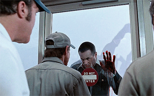 FYEAHMOVIES — horrorgifs: THE MIST (2007) dir. Frank Darabont