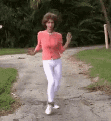 散步聊天悠闲GIF - Take A Walk Talk - Discover & Share GIFs