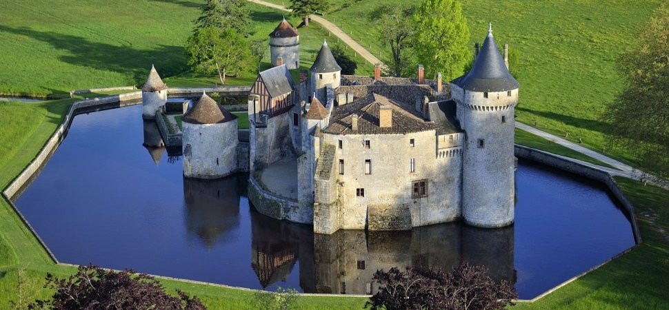 Want To Build A Massive Business? Build A Moat Around It First! | Finerva