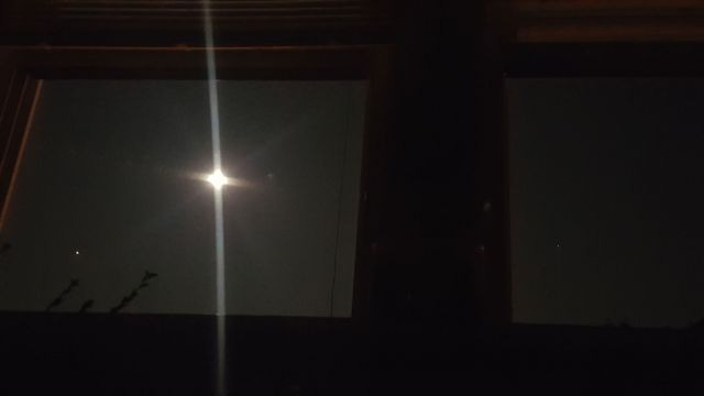 Mars rising under the almost full Moon 