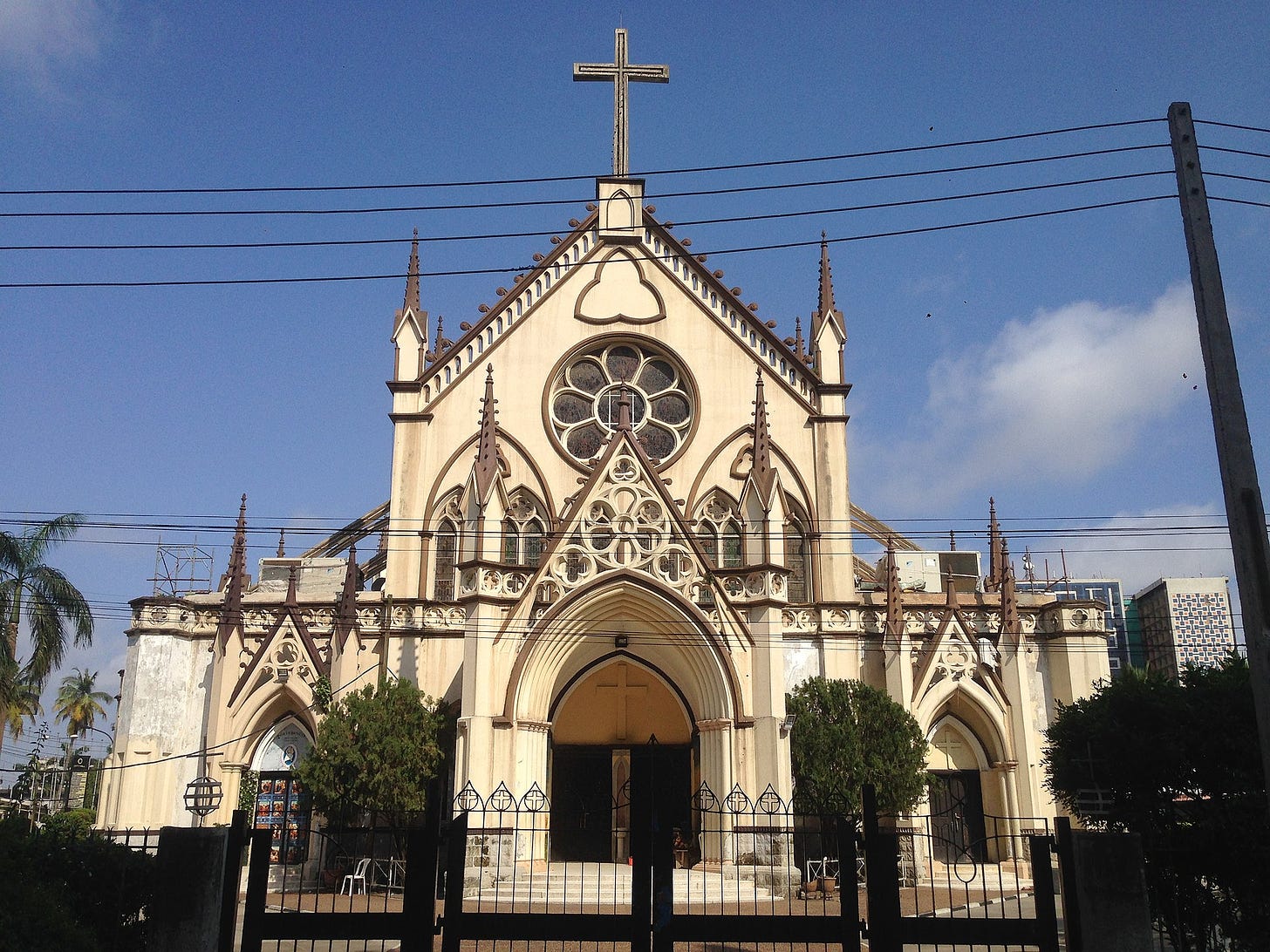 Holy Cross Cathedral Lagos.jpg