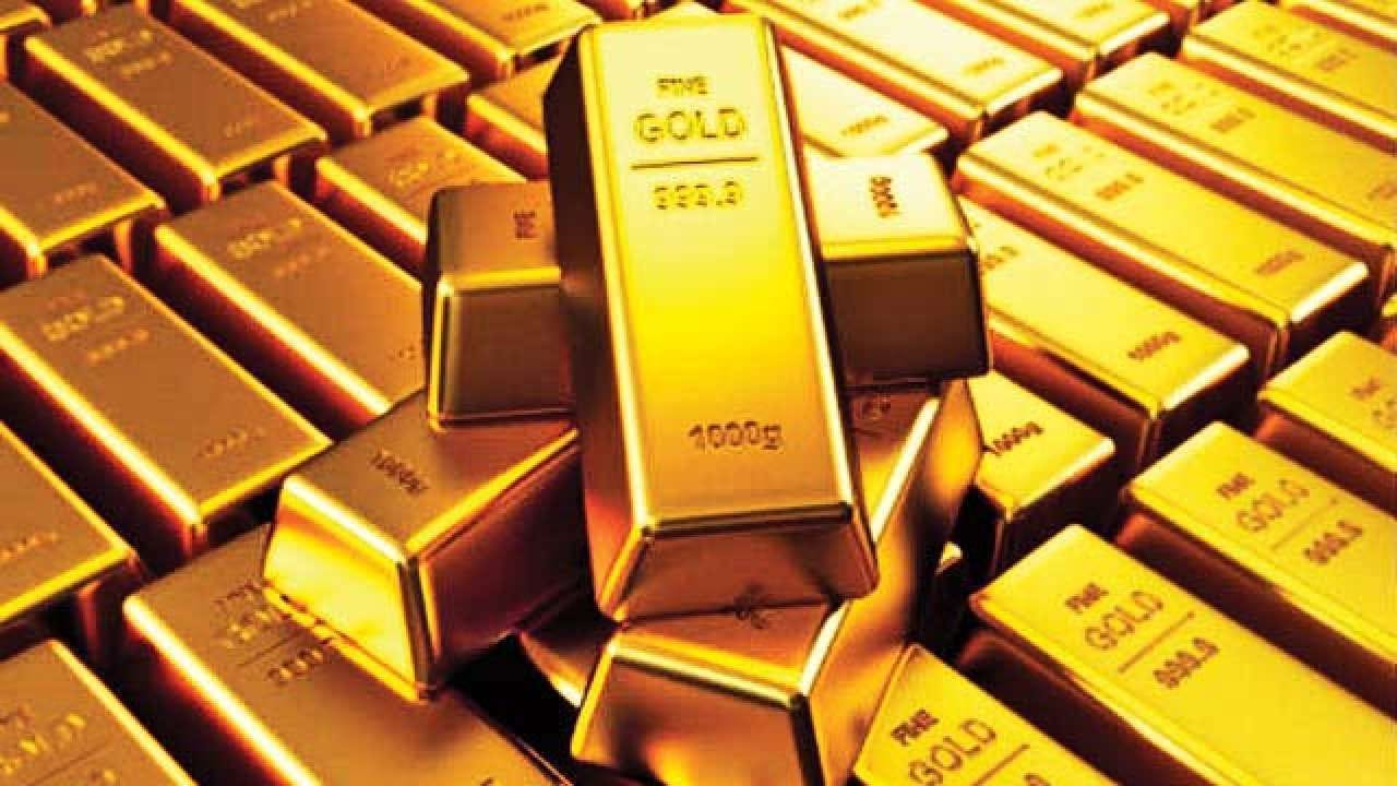 Gold prices breach Rs 55,000-mark, touch new high