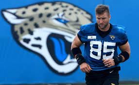 People React to Tim Tebow's Poor Blocking Attempt in Preseason Game |  Complex