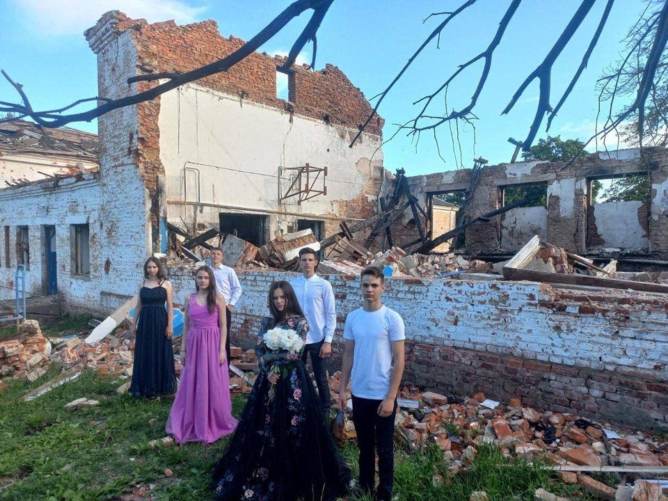 r/UkrainianConflict - In the Chernihiv region, graduates are doing photo shoots against the background of ruins "This year's graduation album of 11th grade students looks like this! They stole their childhood, the celebration of the last bell and graduation party.