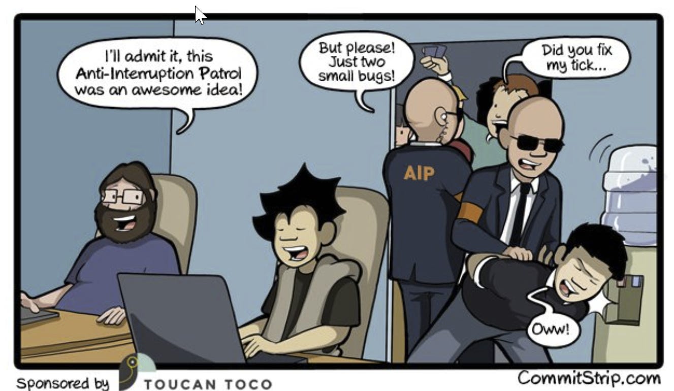 CommitStrip comic mostrando guardias de seguridad evitando interrupciones a desarrolladores