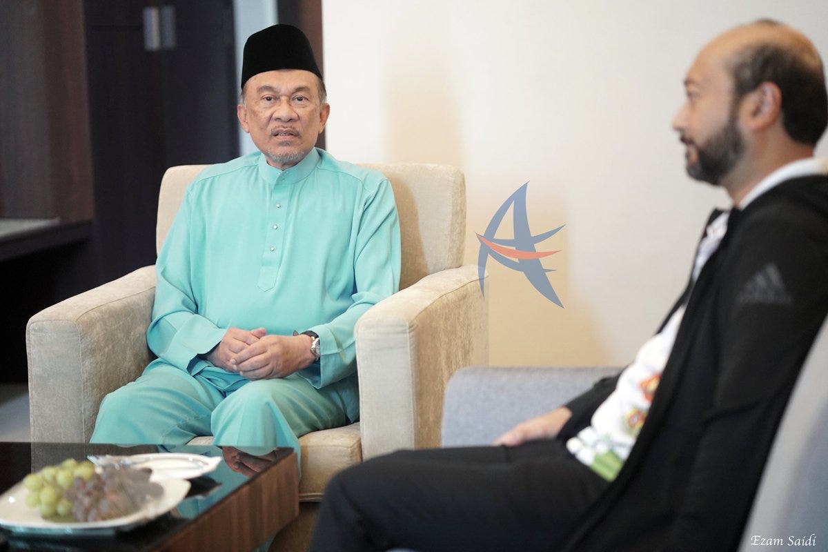 Anwar Ibrahim sur Twitter : "Anwar Ibrahim di Kedah empat hari lalu menemui  YAB Menteri Besar Kedah Mukhriz Mahathir. Semoga Tuhan memberkati, Menteri!  Anwar Ibrahim was in Kedah four days ago to