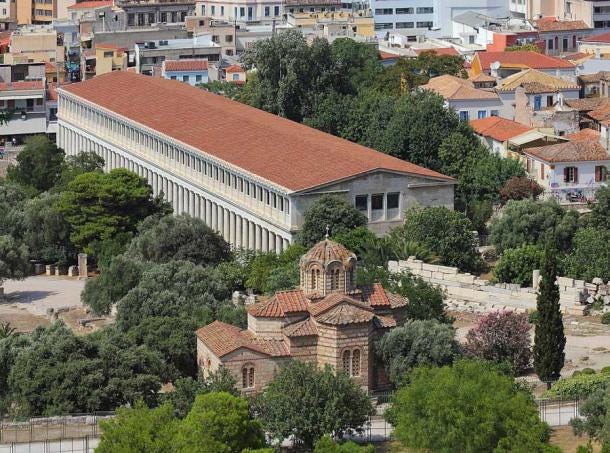 A view of the Stoa of Attalos from the Acropolis hill in Athens. (A.Savin (Wikimedia Commons WikiPhotoSpace) / CC BY-SA 3.0)