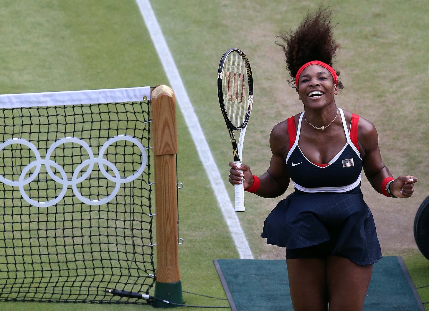 Serena Williams Trounces Maria Sharapova for Olympic Gold - The New York  Times