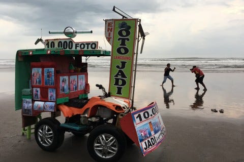 INDONESIA: Parangtritis Beach