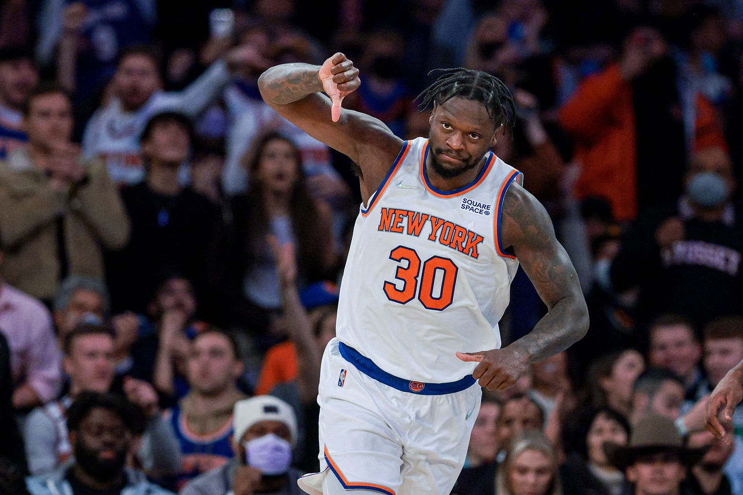Julius Randle gives Knicks fans thumbs down: &#39;Shut the f--k up&#39;