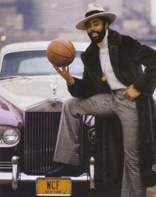 Frazier was known to don the Clyde shoes with custom-tailored suits and  wide-brimmed hats. Description from offici… | Walt frazier, Sports hero,  Basketball pictures