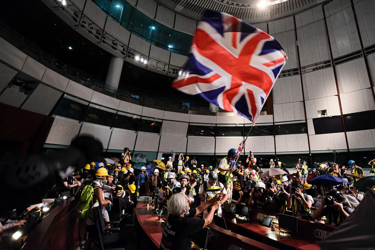 Britain vows &#39;unwavering&#39; support for Hong Kong protests after rioters  raise British colonial flag in parliament building