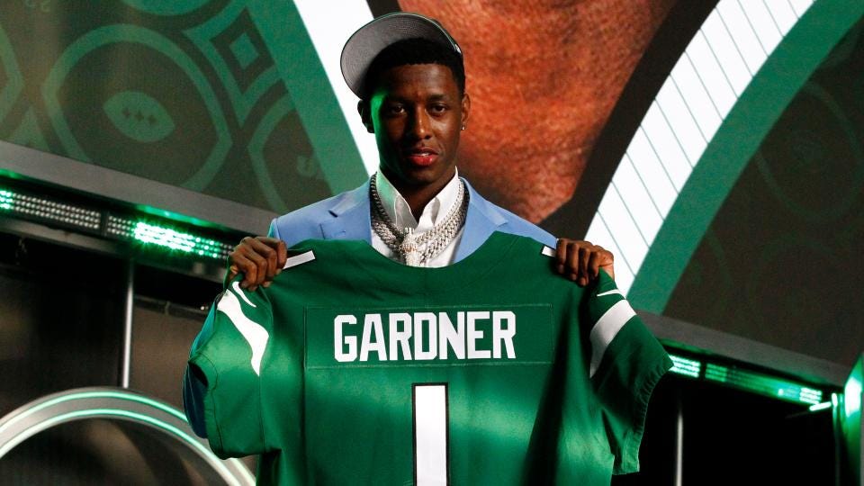 Jets' Sauce Gardner shows hidden element to gaudy NFL Draft night chain |  Sporting News