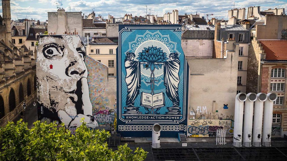 Le Street Artiste Obey fait le mur à Paris