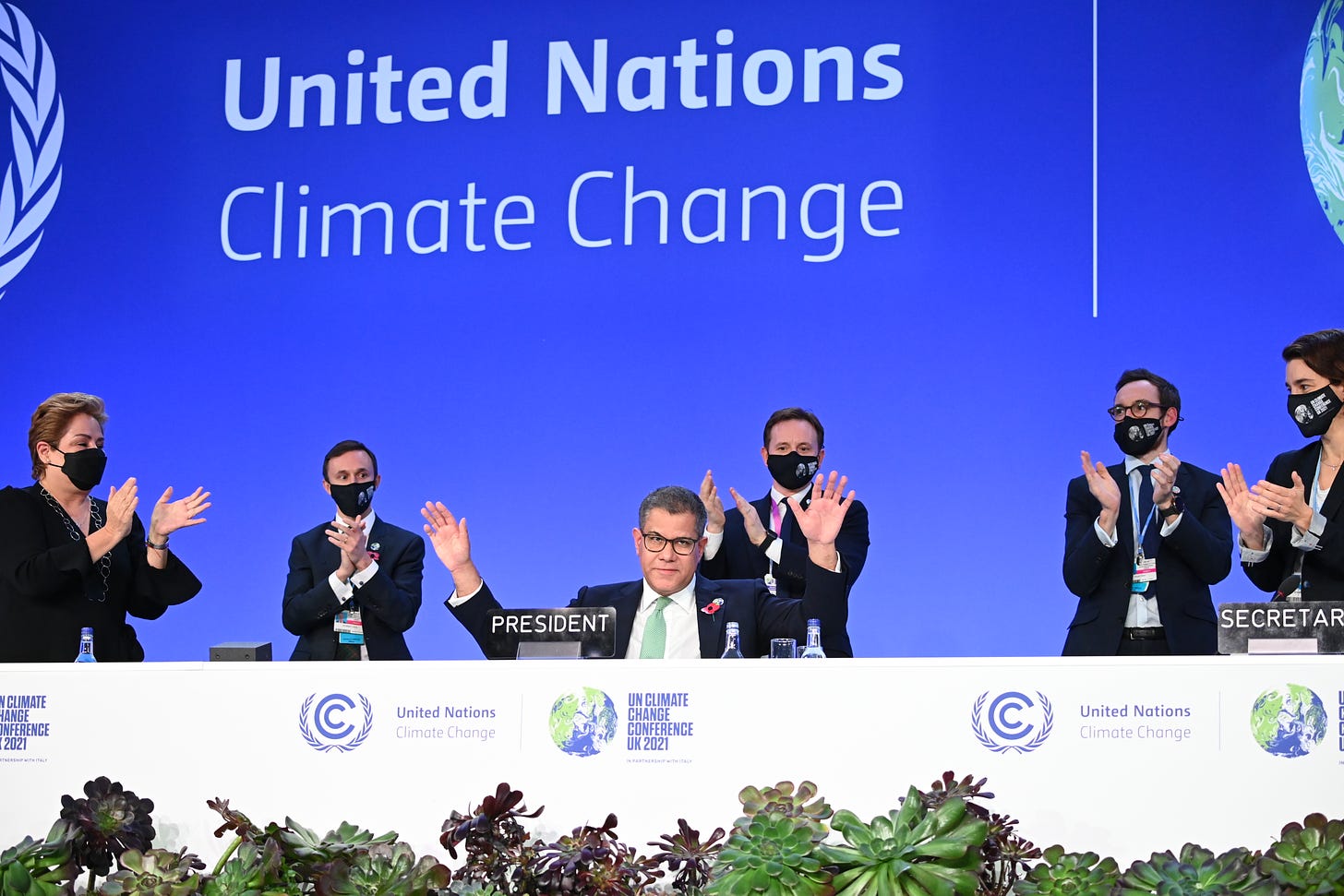 COP26 President Alok Sharma is applauded at the final plenary. (Getty Images)