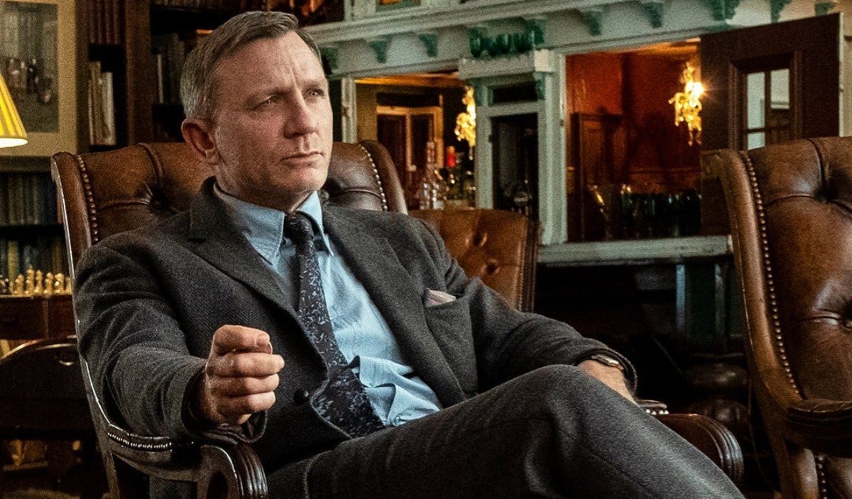EXCLUSIVE Daniel Craig's Life After Bond: His “Knives Out” Character Benoit  Blanc Will Get a Sequel and Maybe More | Showbiz411