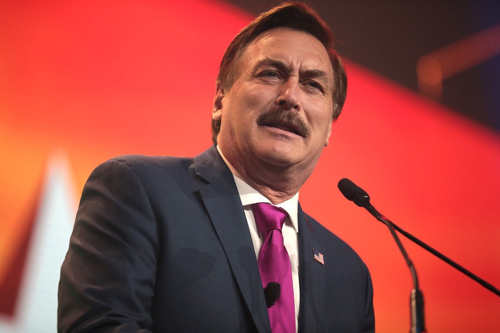 Mike Lindell | Mike Lindell speaking with attendees at the 2… | Flickr