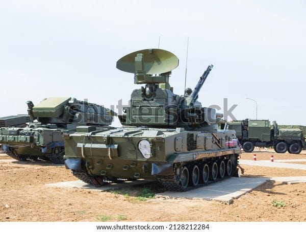 Région de Volgograd, Srednyaya Akhtuba, Russie, 27 août 2021. Système de missiles et d'armes antiaériens autopropulsés 2S6M1 "Tunguska" lors de l'exposition de matériel militaire. 