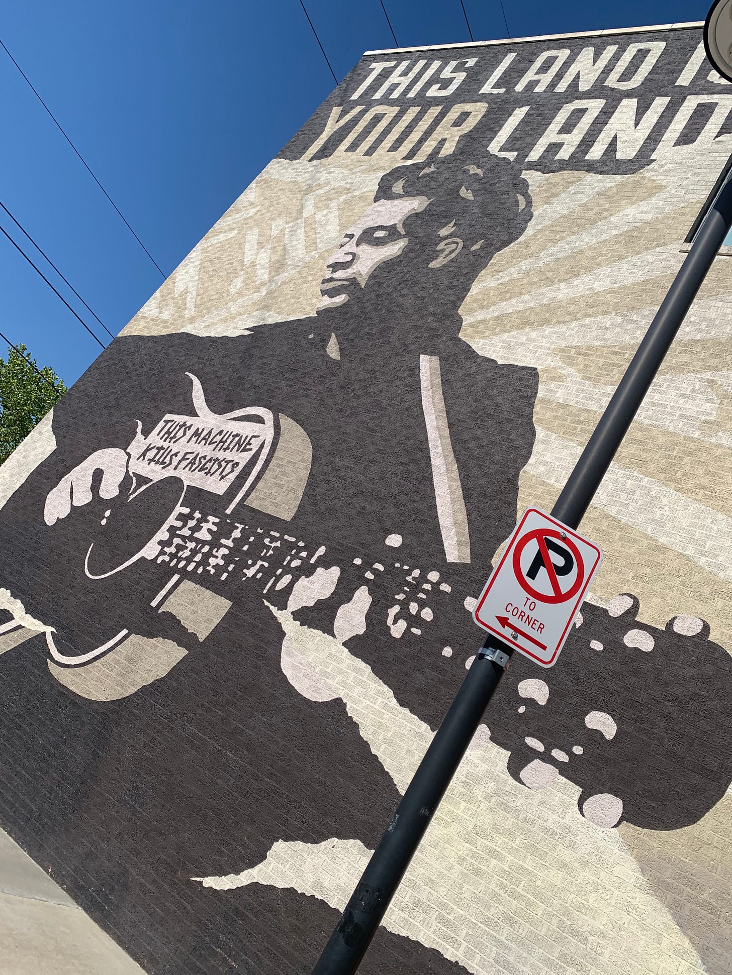 Mural on Woodie Guthrie center 