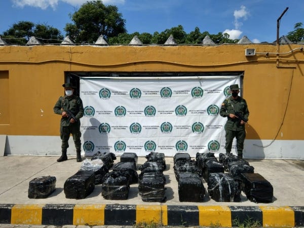 En puertos de Santa Marta y Barranquilla, Antinarcóticos incauta 784 kilos de cocaína ocultos en contenedores