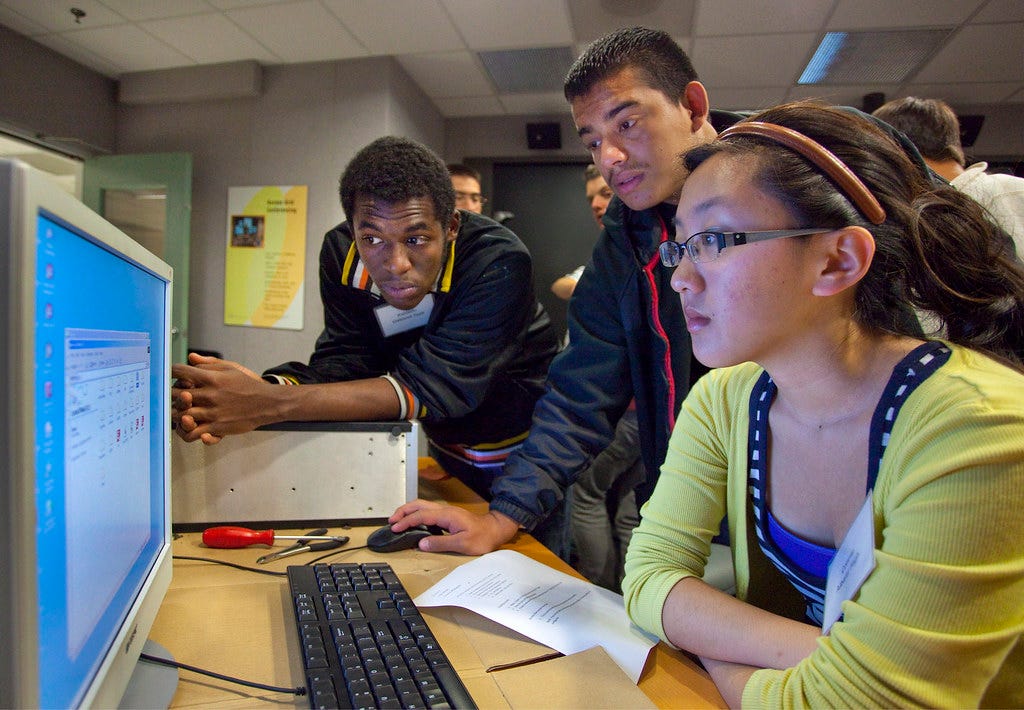 Computing Sciences outreach program for high school students