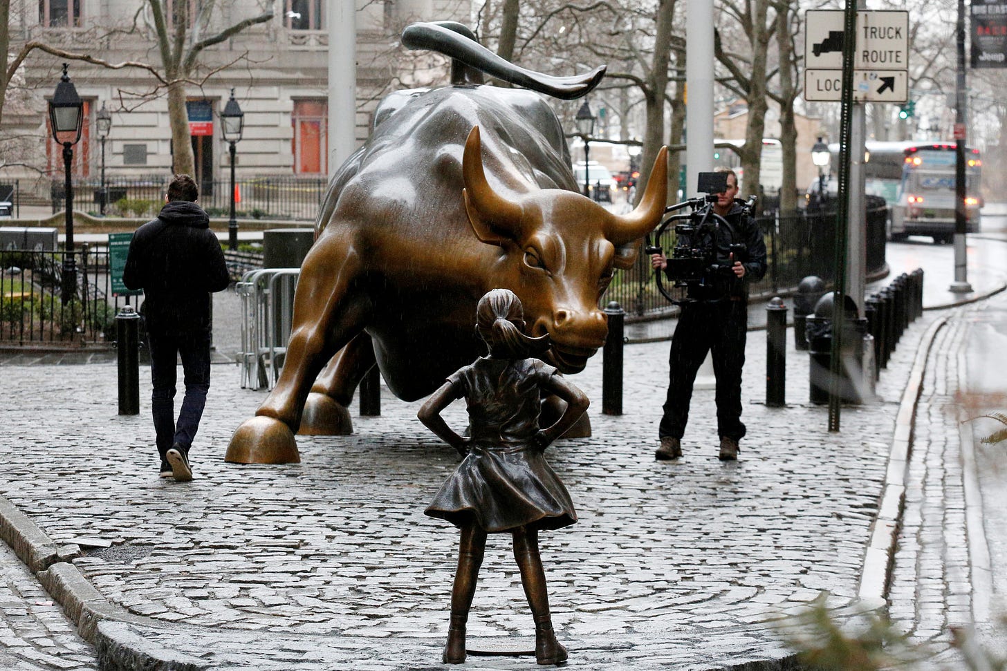 Charging Bull' Sculptor Says 'Fearless Girl' Violates His Rights
