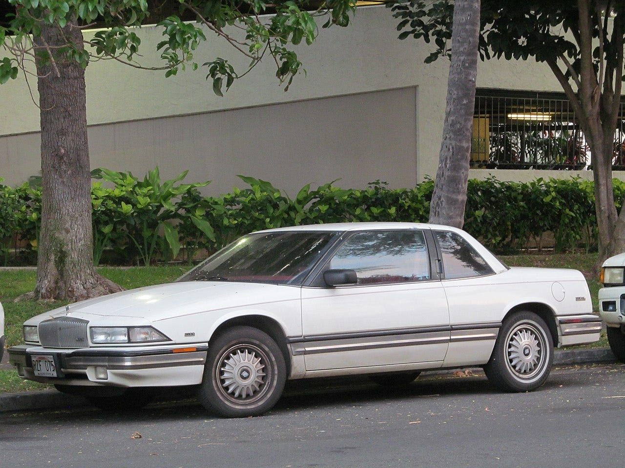 File:1991 Buick Regal Limited Coupe (29497345741).jpg - Wikipedia