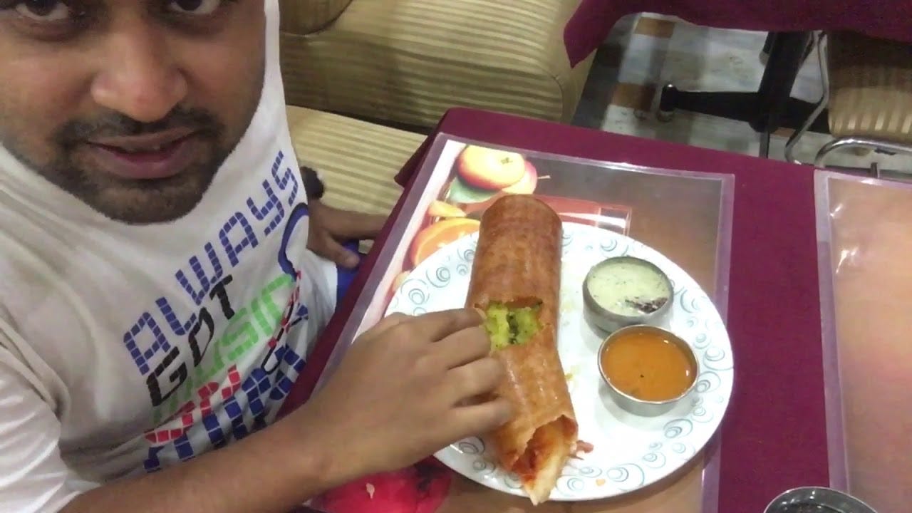 how to eat masala dosa - YouTube