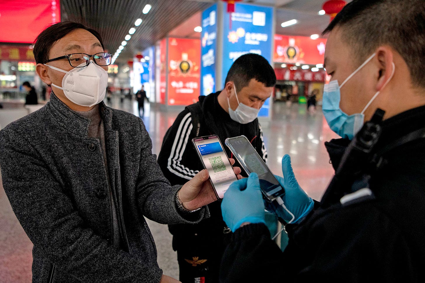 China's coronavirus-tracking apps use color codes to rate people's COVID-19  level, need for quarantine | Fortune
