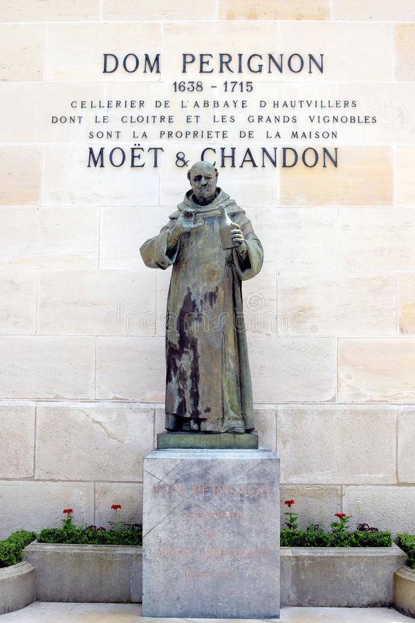 Estatua De Dom Perignon En Moet Y Chandon En Epernay, Francia Foto  editorial - Imagen de paisaje, francia: 130412651
