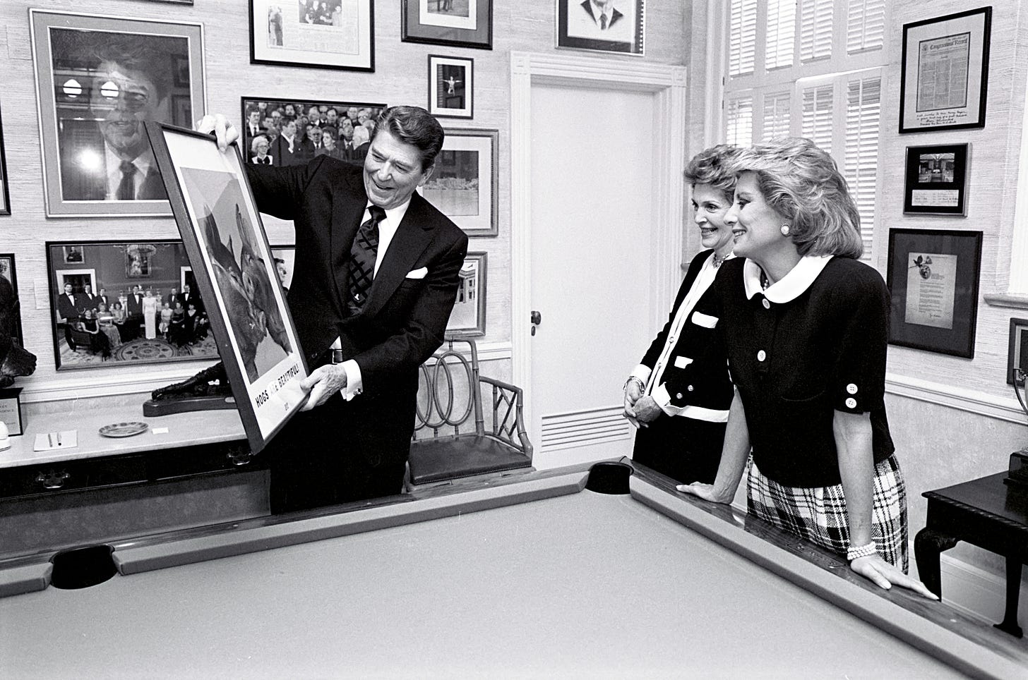 File:President Ronald Reagan and Nancy Reagan in the gaming room during an  interview with Barbara Walters.jpg - Wikimedia Commons