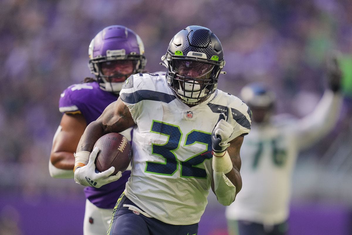 Seahawks RB Chris Carson isn&#39;t why the offense is spinning its wheels -  Field Gulls