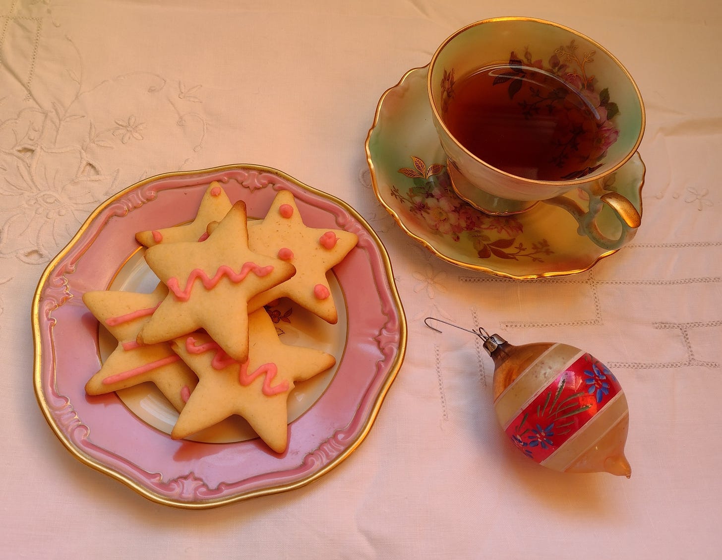 star shaped sugar cookies for Christmas