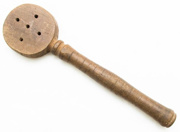 Palmatória, instrumento de castigo amplamente aplicado