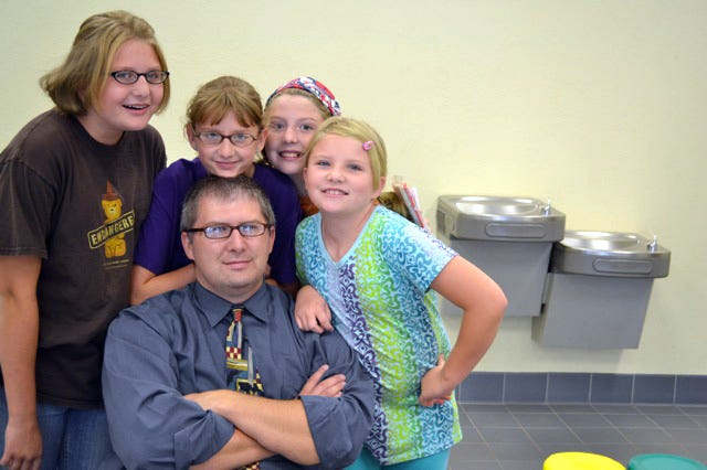 Craig with Girls at Meet the Teacher