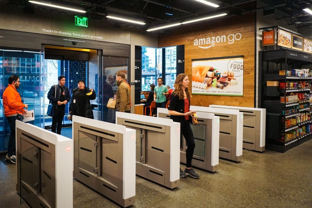 Amazon Go, el supermercado sin cajeros, se expande con la apertura de un  centenar de tiendas