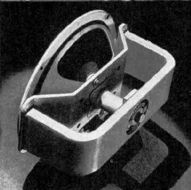 1933 Speaker Magnet - Photo Public Domain