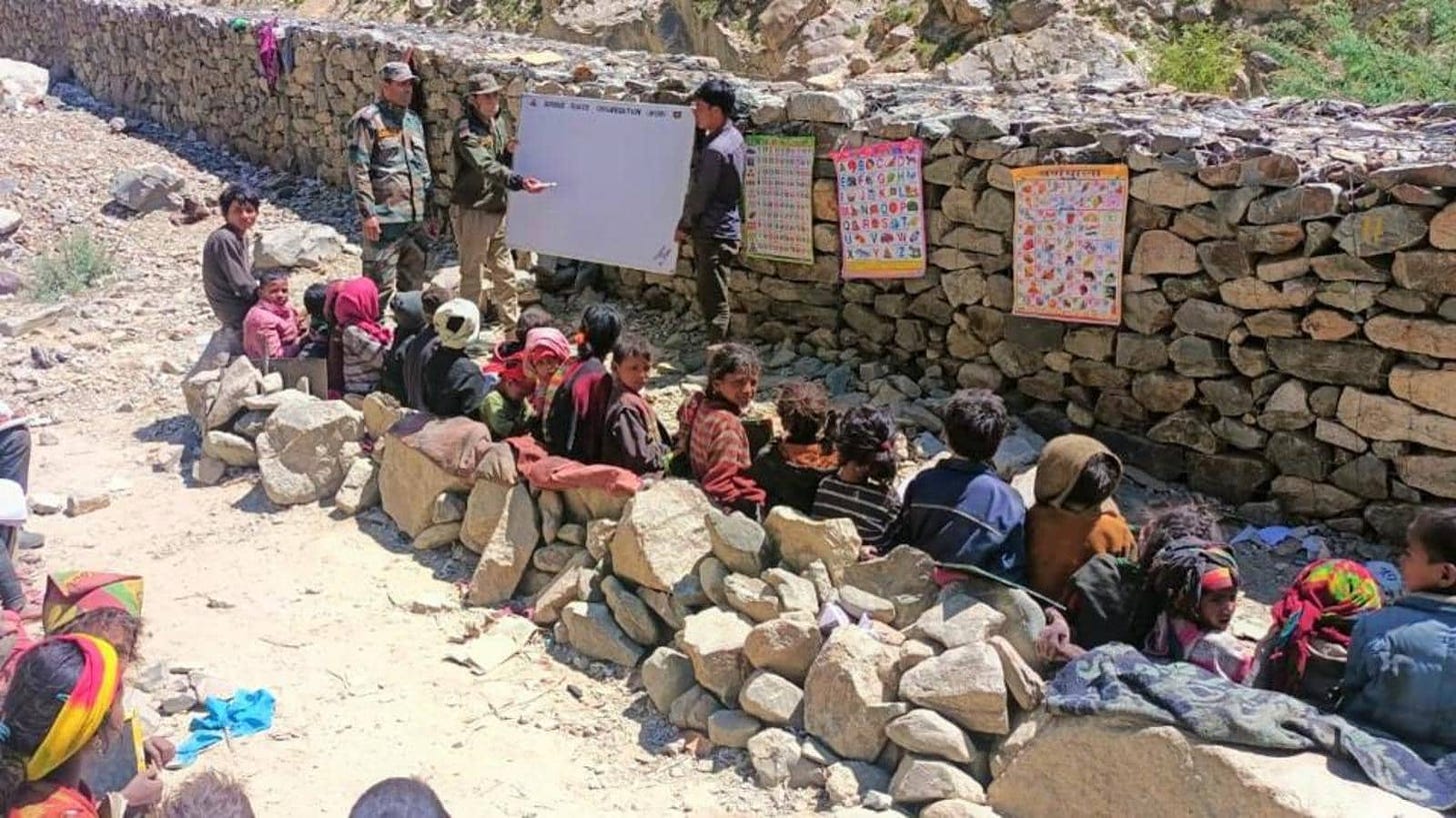 BRO officers serving near Indo-China border build makeshift schools for kids  of migrants | Latest News India - Hindustan Times