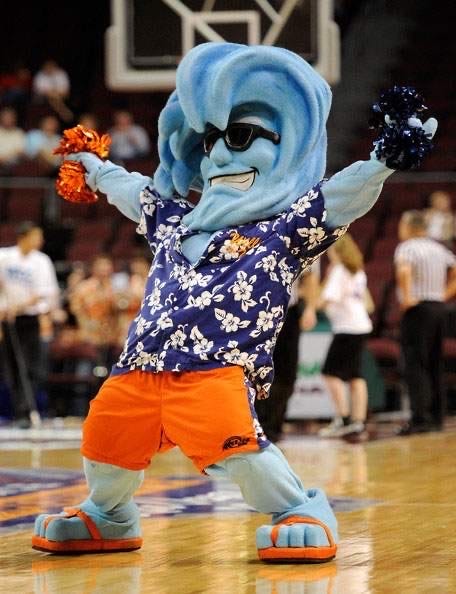Willie the Wave at his best.