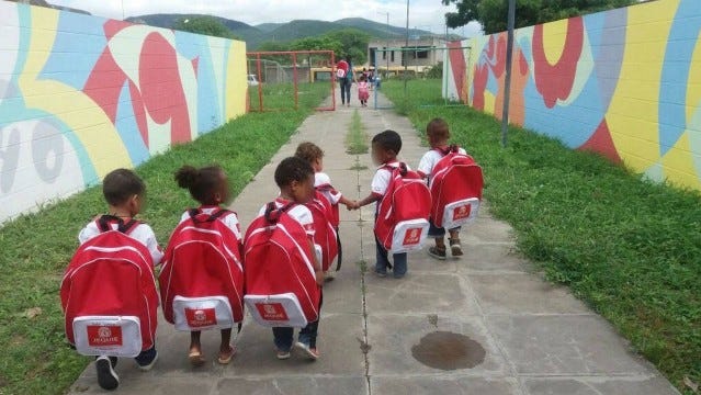 r/pics - So, this is the latest meme here in Brazil, the government of this city gave backpacks for free to children. Well...