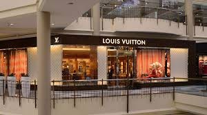 Louis Vuitton McLean Tysons Galleria (Curbside Pickup Only) store ...