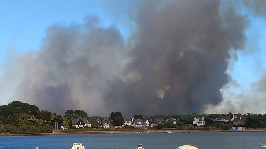 Morbihan : une vingtaine d'incendies dans le département, plus de 300  personnes évacuées