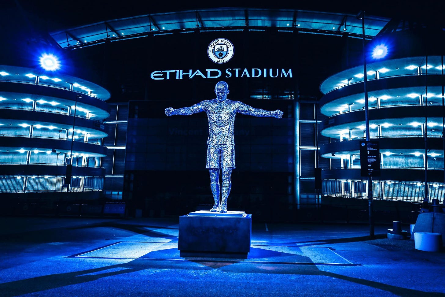 Statues of Vincent Kompany and David Silva unveiled at Etihad Stadium |  Chard &amp; Ilminster News