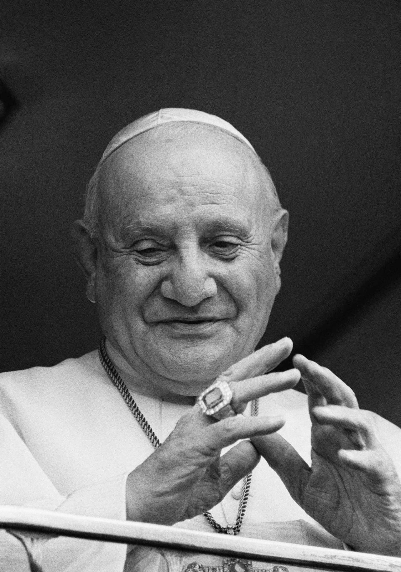 Popes John XXIII, John Paul II made into saints
